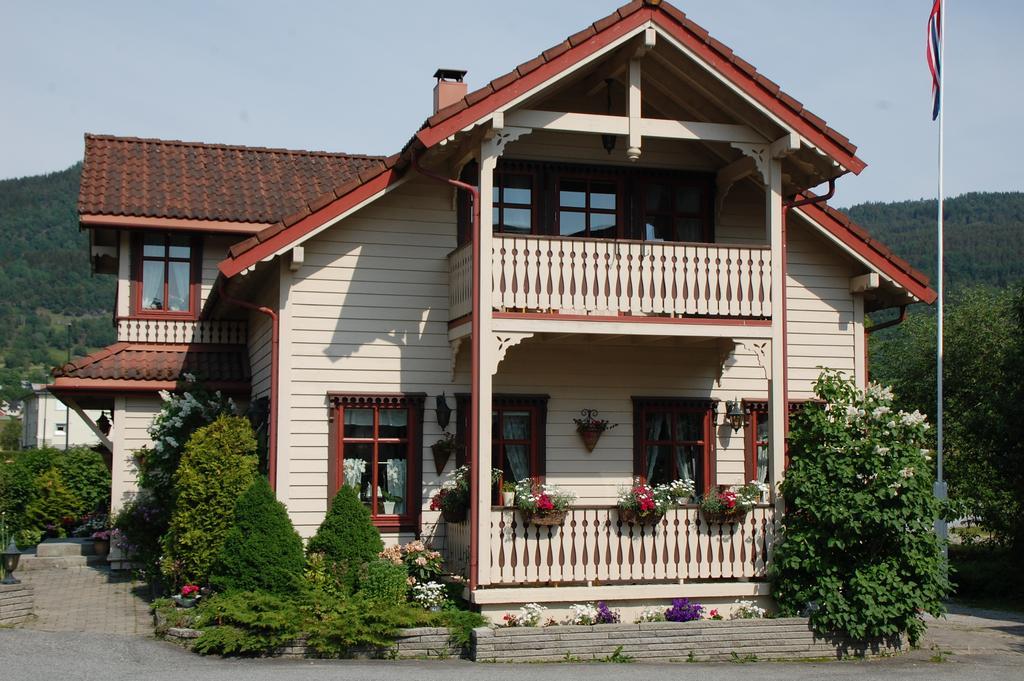 Eikum Hotel Hafslo Екстериор снимка